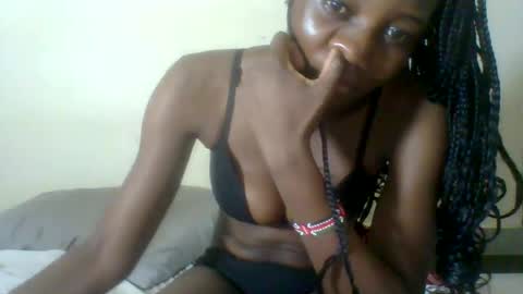 Snapshot of ebonycutegal4 chatting on 06-07-26, 11:19 MELLEN online show from 06-07-26, 11:19