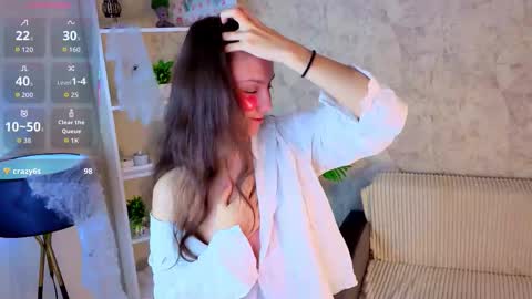 Snapshot of ebonyleibenstein chatting on 11-06-25, 03:29 Milly online show from 11-06-25, 03:29