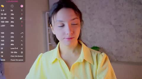 Snapshot of ebonyleibenstein chatting on 11-12-25, 03:07 Milly online show from 11-12-25, 03:07