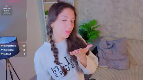 Snapshot of ebonyleibenstein chatting on 11-26-25, 03:29 Milly online show from 11-26-25, 03:29