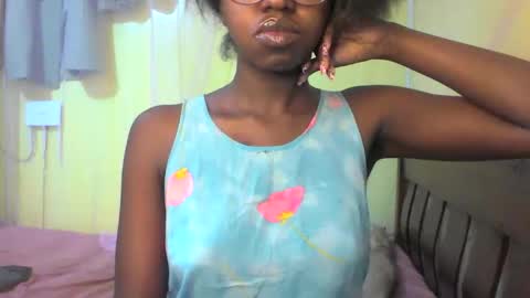 Ebonymuse2 online show from 05-18-26, 06:19