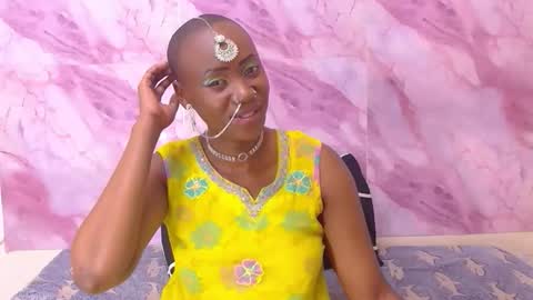 Snapshot of ebonyolive69 chatting on 09-12-25, 06:41 Cindy online show from 09-12-25, 06:41