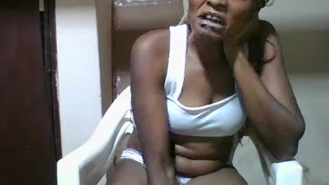 Snapshot of ebonyqueen4 chatting on 07-19-26, 07:50 JACKLINE online show from 07-19-26, 07:50
