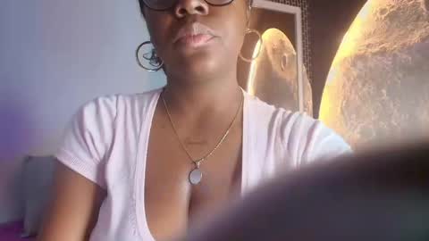 Snapshot of ebonyrosee_ chatting on 06-08-26, 12:05 ebonyrosee_ online show from 06-08-26, 12:05