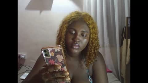 Snapshot of ebonyvd chatting on 11-01-25, 12:34 ebonyvd online show from 11-01-25, 12:34