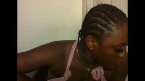 Snapshot of ebonyvd chatting on 12-20-25, 06:48 ebonyvd online show from 12-20-25, 06:48