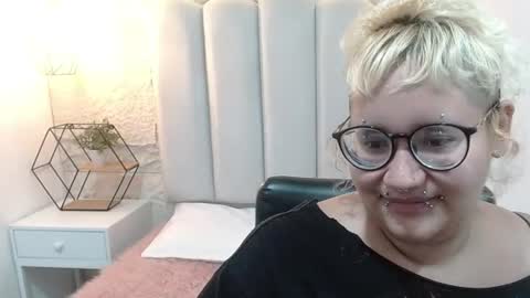 Snapshot of echypyon_tk chatting on 06-10-26, 03:18 Echypyon tk online show from 06-10-26, 03:18