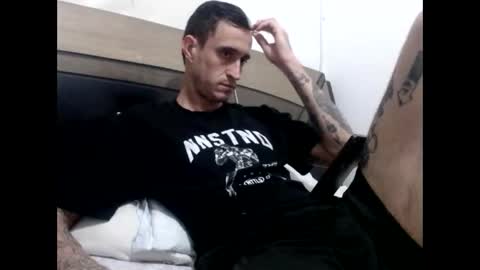 Snapshot of ed_big_cock chatting on 01-05-26, 06:44 Edd Gallego online show from 01-05-26, 06:44