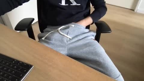 Snapshot of eddy270 chatting on 10-25-25, 10:45 eddy270 online show from 10-25-25, 10:45