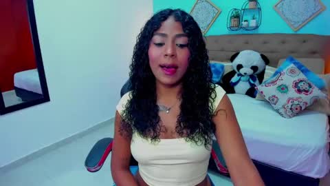 Snapshot of edelaine_rogers chatting on 05-08-26, 05:57 ede online show from 05-08-26, 05:57