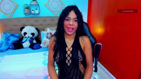 Snapshot of edelaine_rogers chatting on 05-24-26, 07:13 ede online show from 05-24-26, 07:13