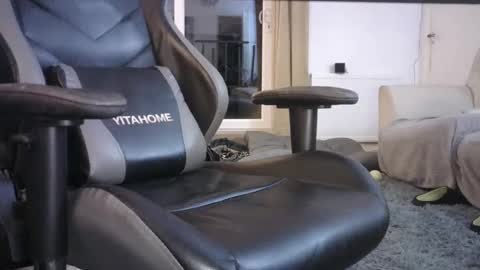 edged biker online show from 12-24-24, 06:28