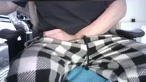 edged biker online show from 11-23-25, 09:09