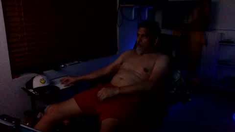 Snapshot of edgington_rex chatting on 11-16-25, 04:29 Edington Rex online show from 11-16-25, 04:29