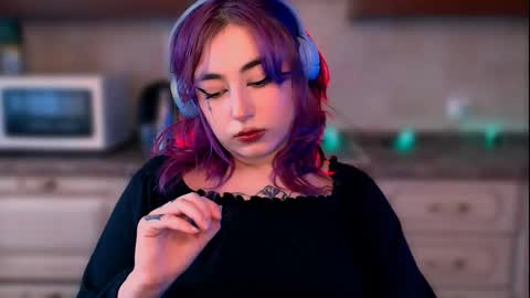 fickle demon made of clumps of matter online show from 02-08-25, 08:09