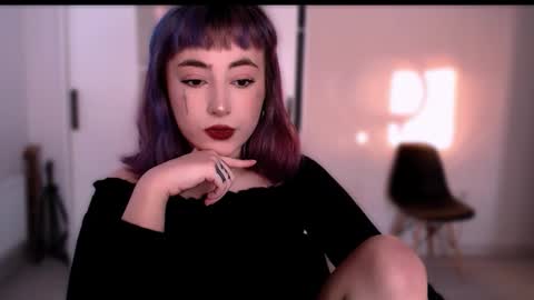 Snapshot of ediefris chatting on 12-20-25, 10:33 fickle demon made of clumps of matter online show from 12-20-25, 10:33