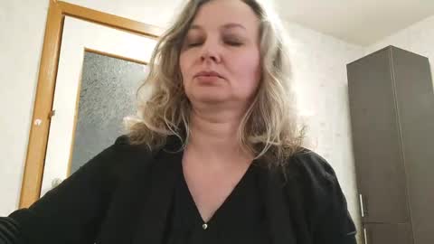 edithmanning online show from 05-11-26, 05:43