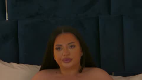 Snapshot of editholiviere chatting on 06-18-26, 09:14 Edith online show from 06-18-26, 09:14