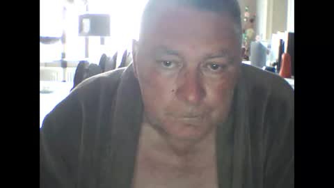 Snapshot of edje59a chatting on 05-11-26, 07:36 Eddy online show from 05-11-26, 07:36