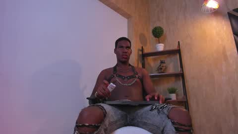 Snapshot of edmundfalker_ chatting on 10-17-25, 04:04 Edmund Falker online show from 10-17-25, 04:04