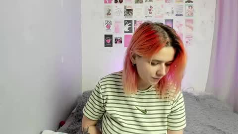 Snapshot of edna_dana chatting on 12-29-24, 07:32 Edna online show from 12-29-24, 07:32