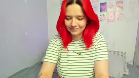 Snapshot of edna_dana chatting on 01-15-25, 06:40 Edna online show from 01-15-25, 06:40