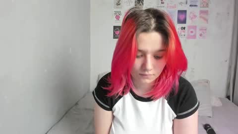 Snapshot of edna_dana chatting on 02-07-25, 06:45 Edna online show from 02-07-25, 06:45