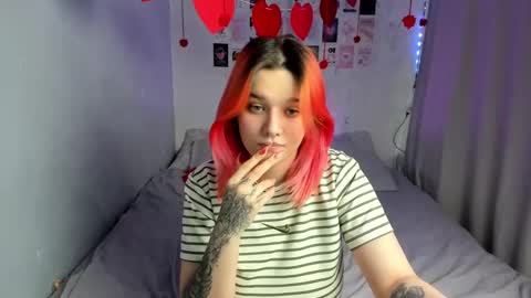 Snapshot of edna_dana chatting on 02-16-25, 06:21 Edna online show from 02-16-25, 06:21