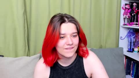 Snapshot of edna_dana chatting on 10-15-25, 08:31 Edna online show from 10-15-25, 08:31