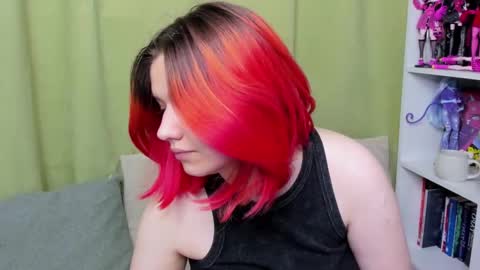 Snapshot of edna_dana chatting on 10-21-25, 07:58 Edna online show from 10-21-25, 07:58