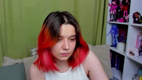 Snapshot of edna_dana chatting on 11-18-25, 06:34 Edna online show from 11-18-25, 06:34