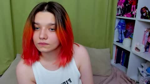 Snapshot of edna_dana chatting on 11-19-25, 06:08 Edna online show from 11-19-25, 06:08