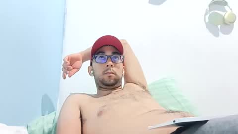 Snapshot of edrik_92 chatting on 03-10-26, 03:11 edrik_92 online show from 03-10-26, 03:11