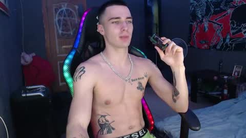 Snapshot of eduard_loveee chatting on 12-30-24, 06:05 Eduar online show from 12-30-24, 06:05