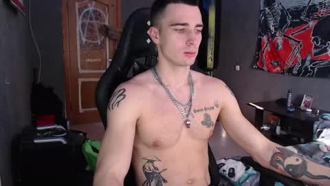 Snapshot of eduard_loveee chatting on 10-01-25, 09:04 Eduar online show from 10-01-25, 09:04