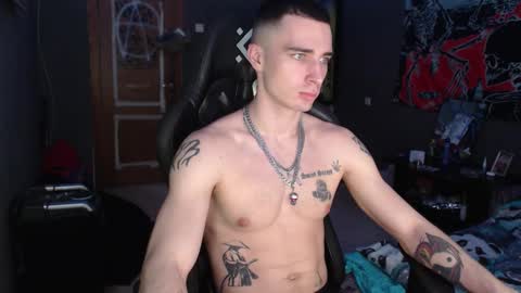 Snapshot of eduard_loveee chatting on 12-21-25, 12:56 Eduar online show from 12-21-25, 12:56