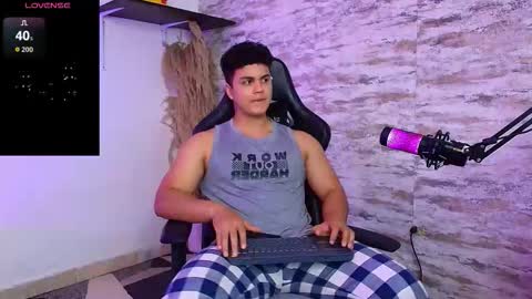 EDWARD CLARCK online show from 01-13-26, 01:00