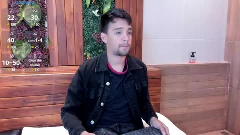 Snapshot of edward_maxx chatting on 01-15-25, 03:43 Eduardo online show from 01-15-25, 03:43