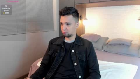 Snapshot of edward_maxx chatting on 01-23-25, 03:58 Eduardo online show from 01-23-25, 03:58