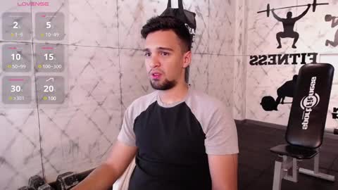 Snapshot of edward_maxx chatting on 01-30-25, 03:44 Eduardo online show from 01-30-25, 03:44