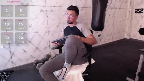 Snapshot of edward_maxx chatting on 01-30-25, 06:46 Eduardo online show from 01-30-25, 06:46