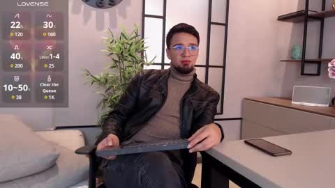 Snapshot of edward_maxx chatting on 02-15-25, 03:42 Eduardo online show from 02-15-25, 03:42