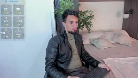 Snapshot of edward_maxx chatting on 02-23-25, 03:45 Eduardo online show from 02-23-25, 03:45