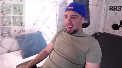 Snapshot of edward_maxx chatting on 09-13-25, 04:23 Eduardo online show from 09-13-25, 04:23