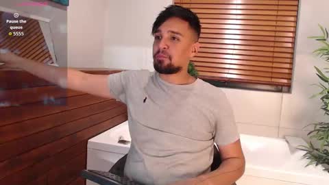 Snapshot of edward_maxx chatting on 09-24-25, 03:21 Eduardo online show from 09-24-25, 03:21