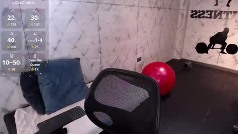 Snapshot of edward_maxx chatting on 10-01-25, 04:07 Eduardo online show from 10-01-25, 04:07