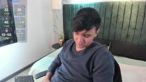 Snapshot of edward_maxx chatting on 10-12-25, 04:00 Eduardo online show from 10-12-25, 04:00