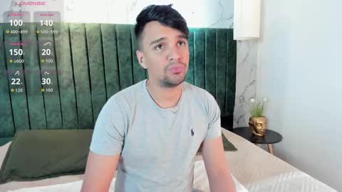 Snapshot of edward_maxx chatting on 10-21-25, 03:29 Eduardo online show from 10-21-25, 03:29