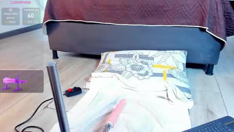 Snapshot of edward_maxx chatting on 11-27-25, 04:47 Eduardo online show from 11-27-25, 04:47