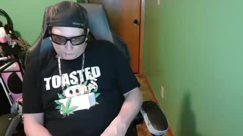 edwardaims_2please online show from 04-19-26, 01:49